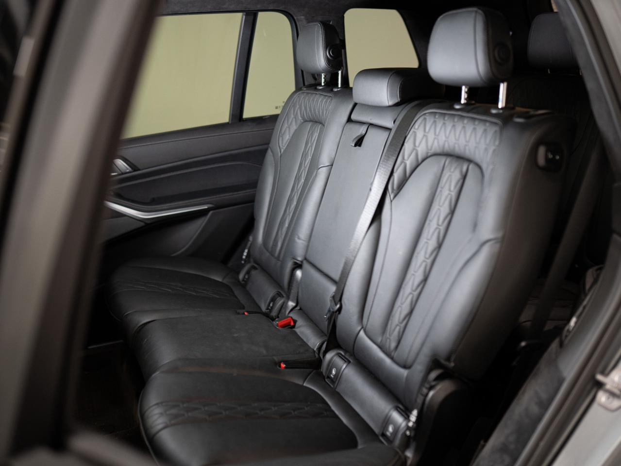 2024 BMW X7 XDRIVE40I | M-SPORT PRO | 7 PASS | PREMIUM ENHANCE Photo