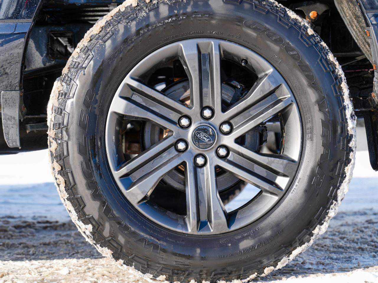 2021 Ford F-150 SUPER CREW CAB | NAVIGATION | VERY CLEAN! Photo4