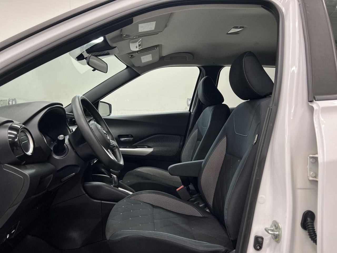 2020 Nissan Kicks SV | HTD SEATS | CARPLAY | REMOTE START | ALLOYS Photo