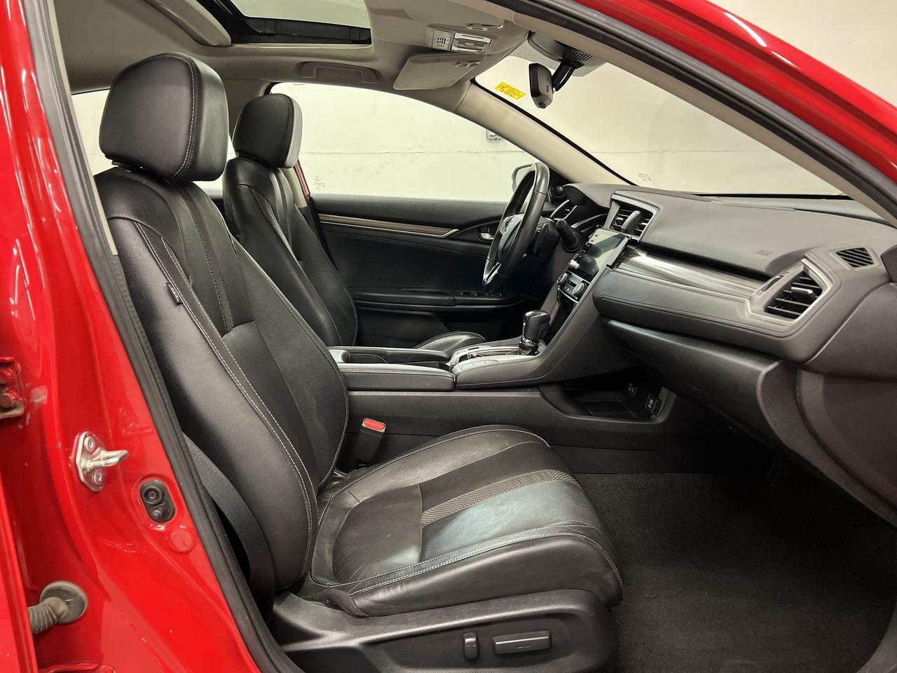 2020 Honda Civic TOURING| HTD LEATHER | SUNROOF | CARPLAY Photo