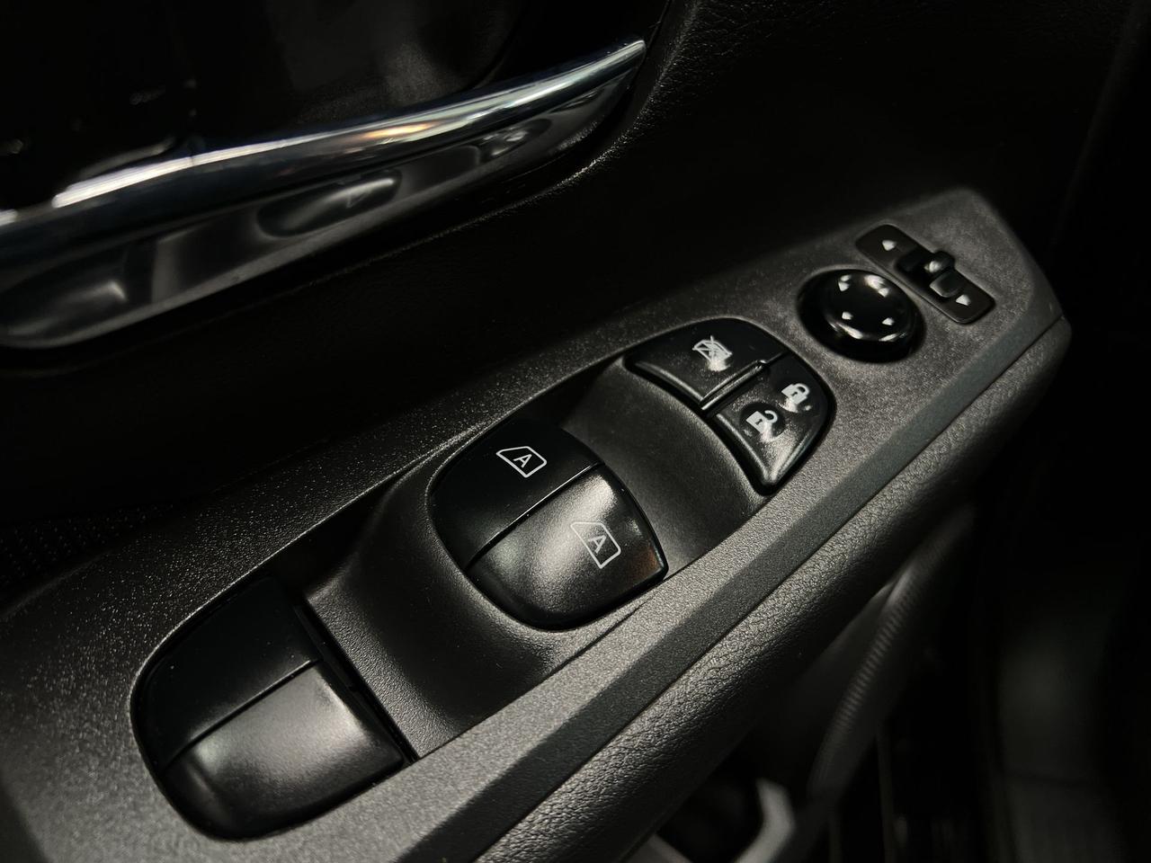 2021 Nissan Kicks SV | HTD SEATS | CARPLAY | REMOTE START | ALLOYS Photo