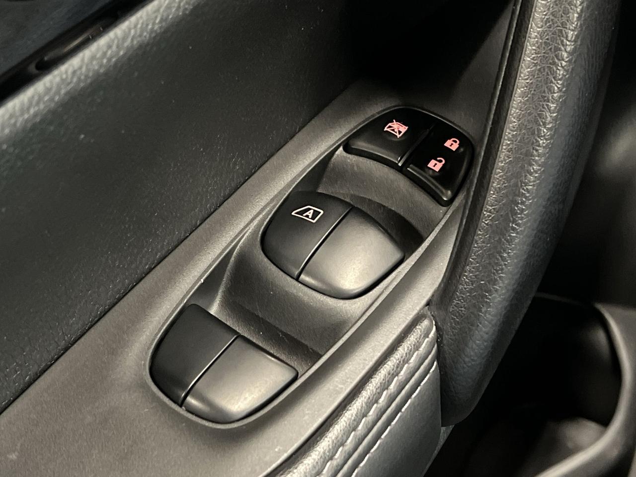 2022 Nissan Qashqai SL AWD | ONLY 42,000KMS! | HTD LEATHER | SUNROOF Photo