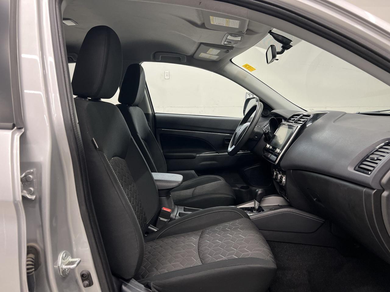 2022 Mitsubishi RVR AWD | HTD SEATS | CARPLAY | REAR CAM | BLUETOOTH Photo