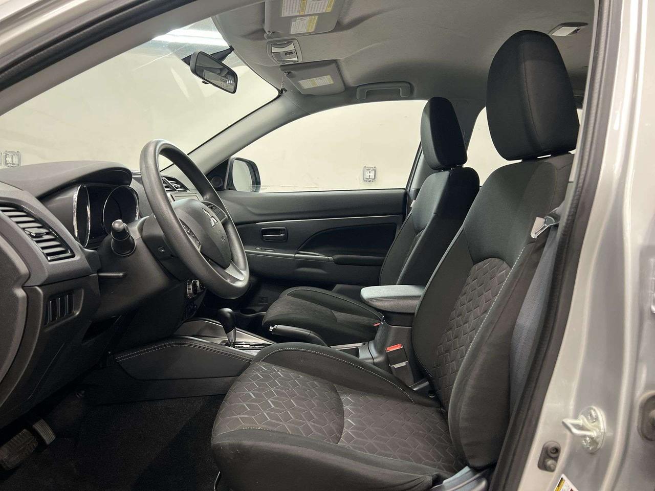2022 Mitsubishi RVR AWD | HTD SEATS | CARPLAY | REAR CAM | BLUETOOTH Photo