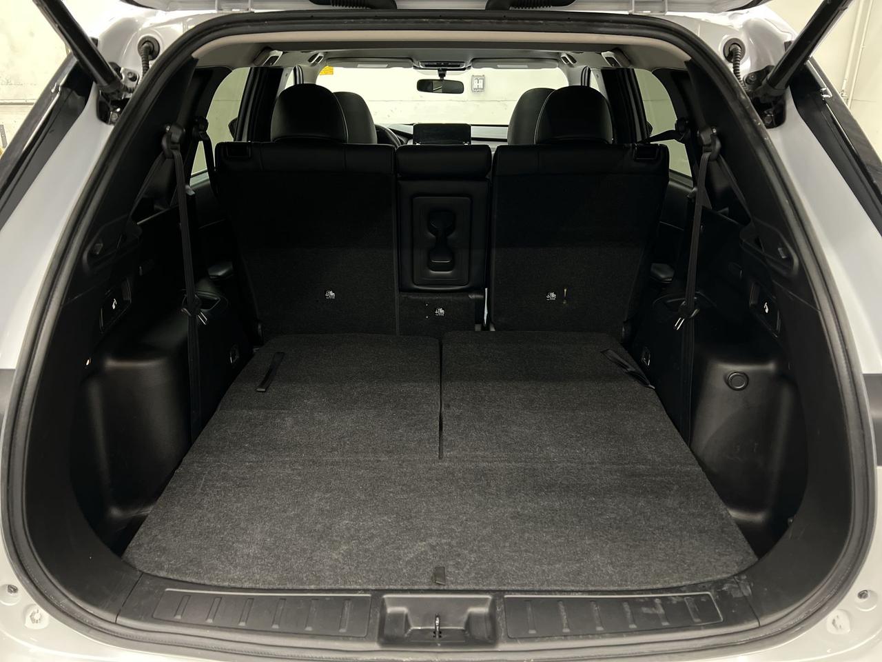 2024 Mitsubishi Outlander LE AWD | 7-PASS | HTD LEATHER |PANO ROOF | CARPLAY Photo