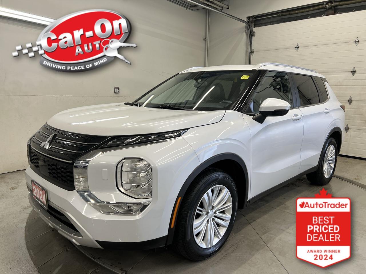 2024 Mitsubishi Outlander LE AWD | 7-PASS | HTD LEATHER |PANO ROOF | CARPLAY Photo0