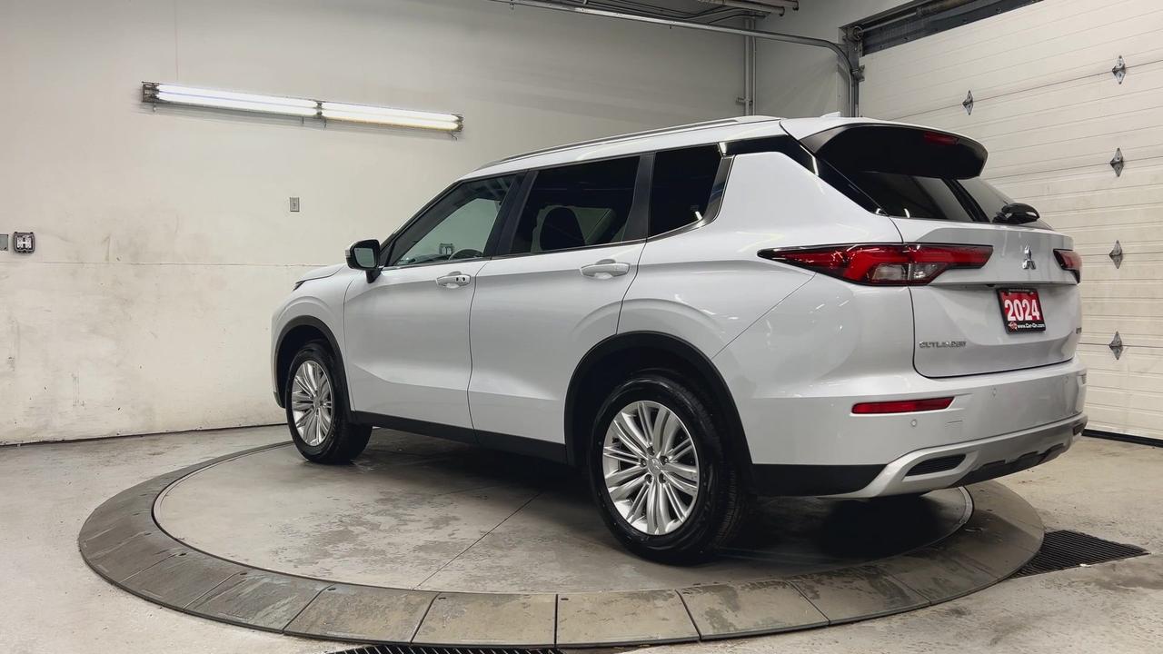 2024 Mitsubishi Outlander LE AWD | 7-PASS | HTD LEATHER |PANO ROOF | CARPLAY Photo