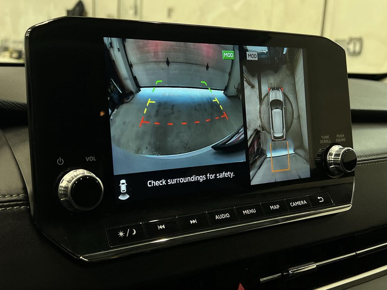 2024 Mitsubishi Outlander LE AWD | 7-PASS | HTD LEATHER |PANO ROOF | CARPLAY Photo