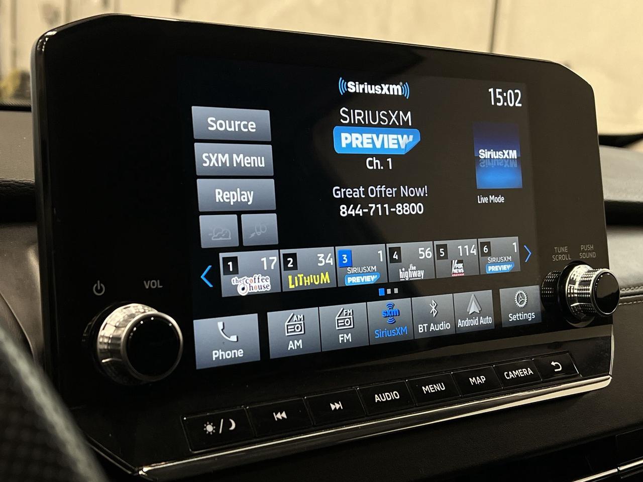 2024 Mitsubishi Outlander LE AWD | 7-PASS | HTD LEATHER |PANO ROOF | CARPLAY Photo