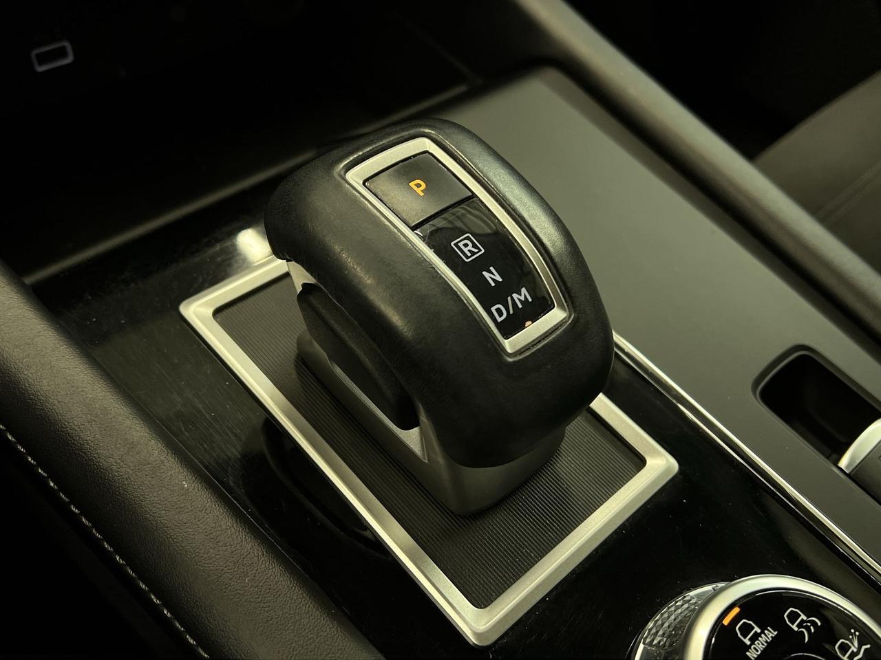 2024 Mitsubishi Outlander LE AWD | 7-PASS | HTD LEATHER |PANO ROOF | CARPLAY Photo