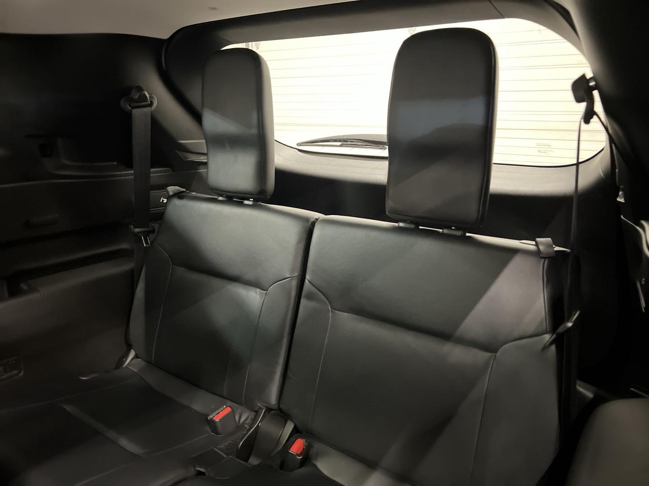 2024 Mitsubishi Outlander LE AWD | 7-PASS | HTD LEATHER |PANO ROOF | CARPLAY Photo