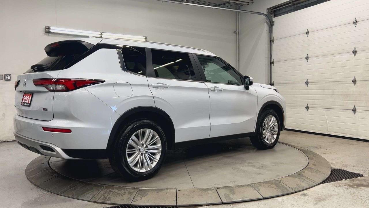 2024 Mitsubishi Outlander LE AWD | 7-PASS | HTD LEATHER |PANO ROOF | CARPLAY Photo