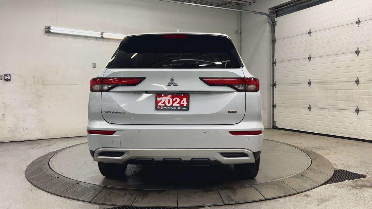 2024 Mitsubishi Outlander LE AWD | 7-PASS | HTD LEATHER |PANO ROOF | CARPLAY Photo