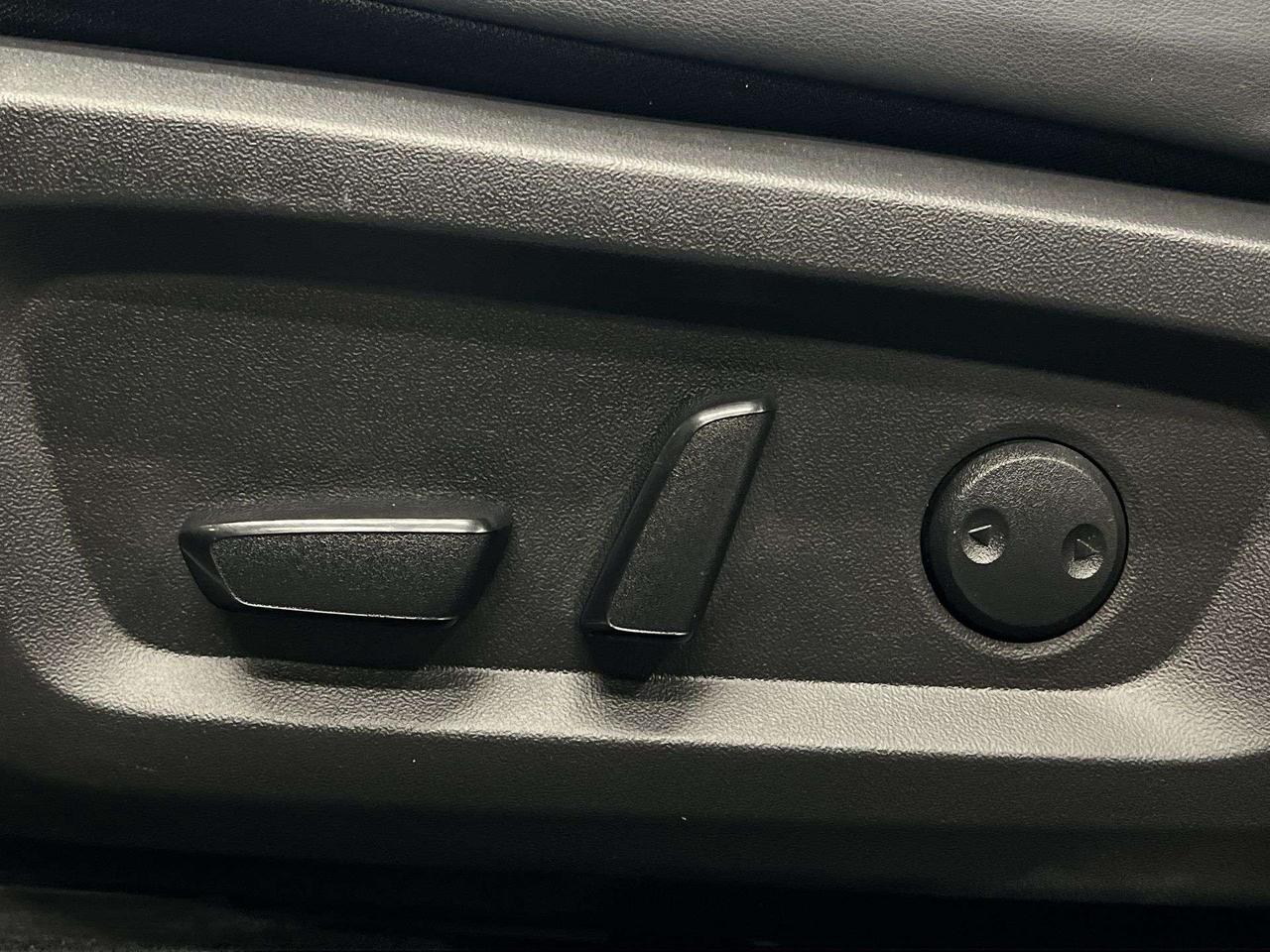 2024 Mitsubishi Outlander LE AWD | 7-PASS | HTD LEATHER |PANO ROOF | CARPLAY Photo