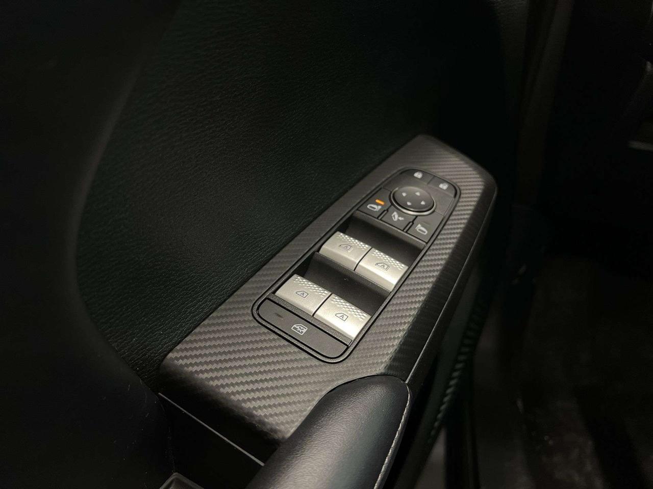 2024 Mitsubishi Outlander LE AWD | 7-PASS | HTD LEATHER |PANO ROOF | CARPLAY Photo