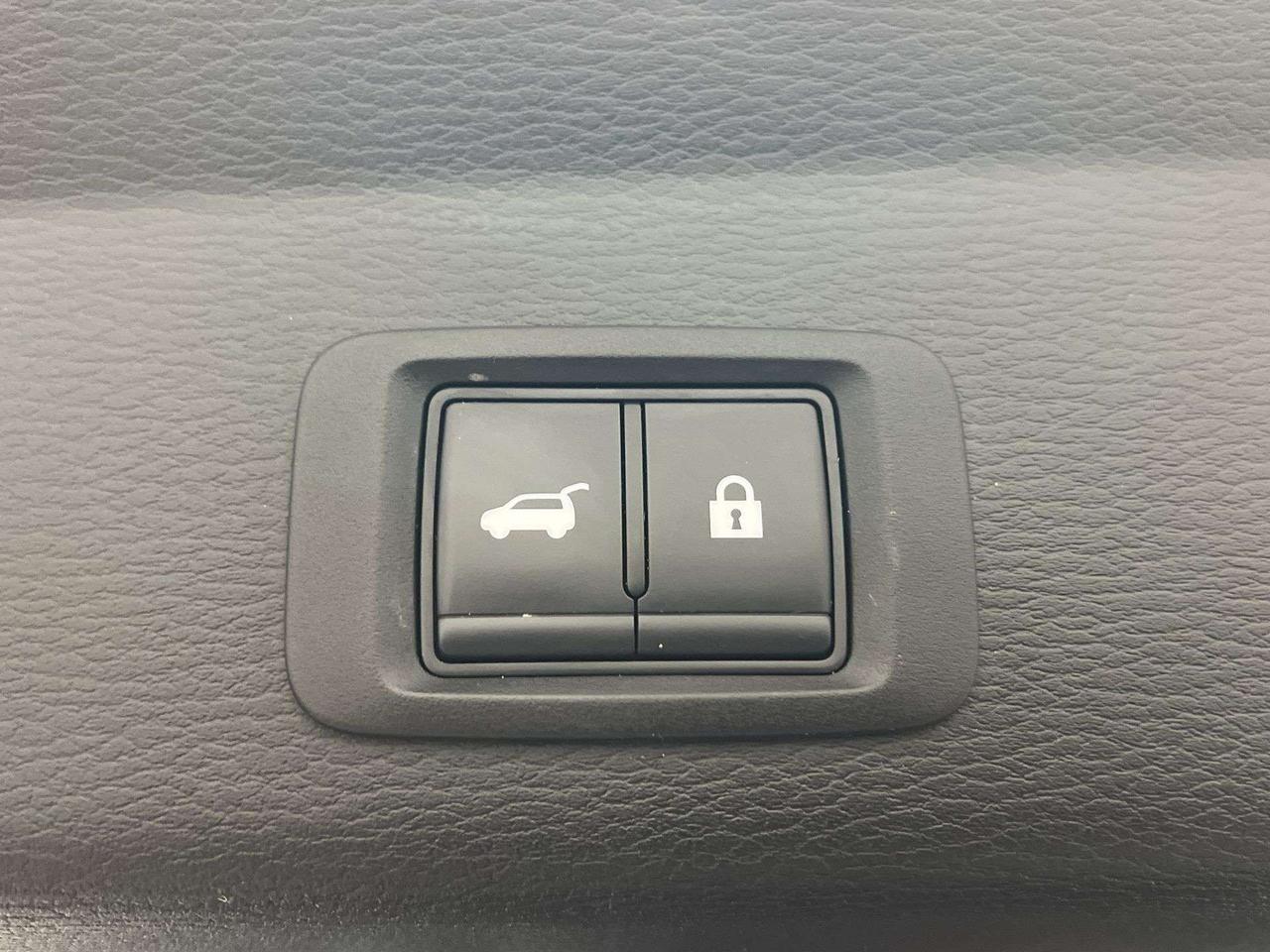2024 Mitsubishi Outlander LE AWD | 7-PASS | HTD LEATHER |PANO ROOF | CARPLAY Photo