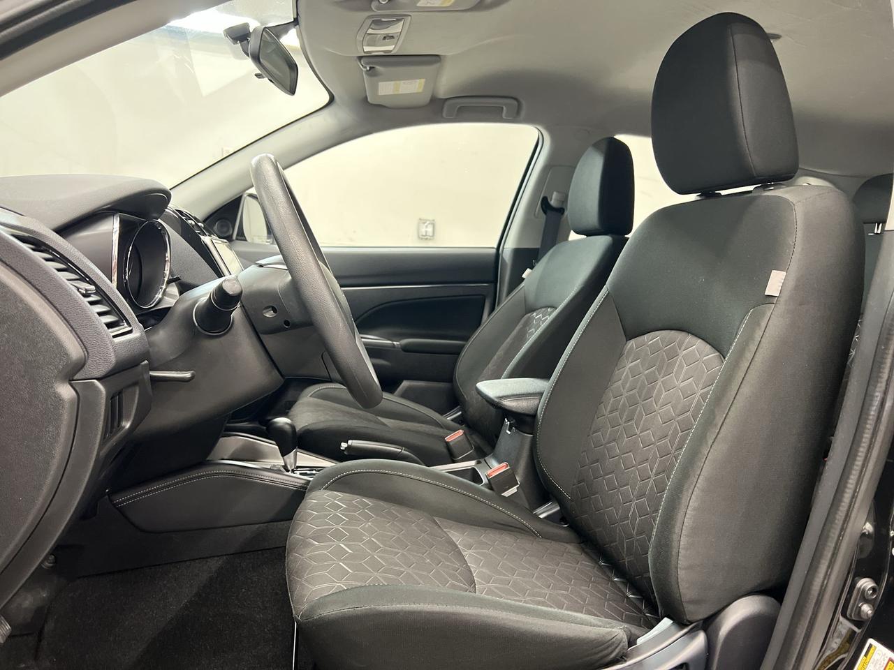 2024 Mitsubishi RVR AWD | HTD SEATS | CARPLAY | REAR CAM | BLUETOOTH Photo