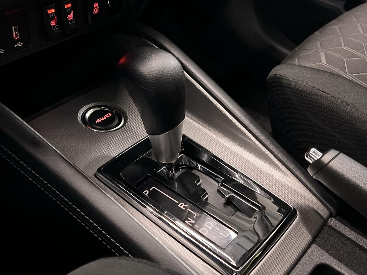 2024 Mitsubishi RVR AWD | HTD SEATS | CARPLAY | REAR CAM | BLUETOOTH Photo