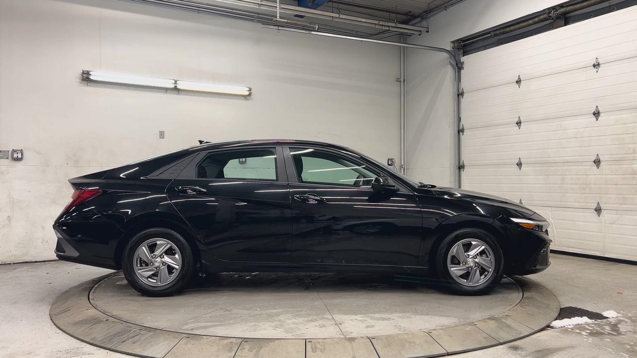 2024 Hyundai Elantra ONLY 30,000KMS! | HTD SEATS | CARPLAY | BLUETOOTH Photo