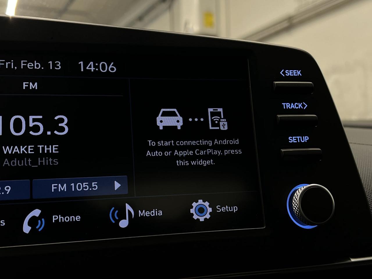 2024 Hyundai Elantra ONLY 30,000KMS! | HTD SEATS | CARPLAY | BLUETOOTH Photo