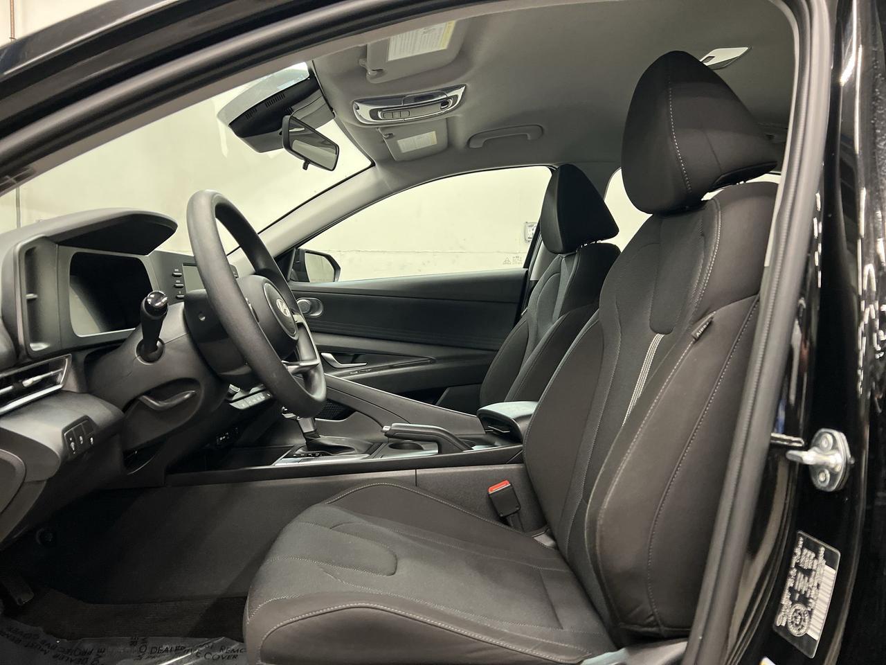 2024 Hyundai Elantra ONLY 30,000KMS! | HTD SEATS | CARPLAY | BLUETOOTH Photo