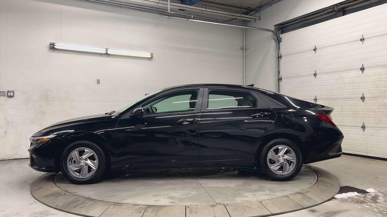 2024 Hyundai Elantra ONLY 30,000KMS! | HTD SEATS | CARPLAY | BLUETOOTH Photo