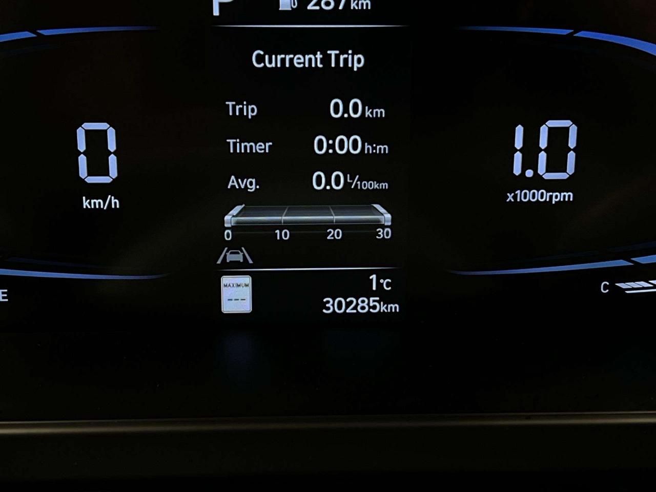 2024 Hyundai Elantra ONLY 30,000KMS! | HTD SEATS | CARPLAY | BLUETOOTH Photo