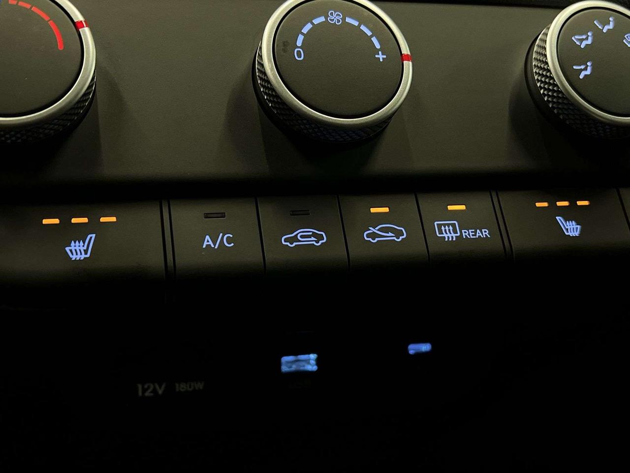 2024 Hyundai Elantra ONLY 30,000KMS! | HTD SEATS | CARPLAY | BLUETOOTH Photo