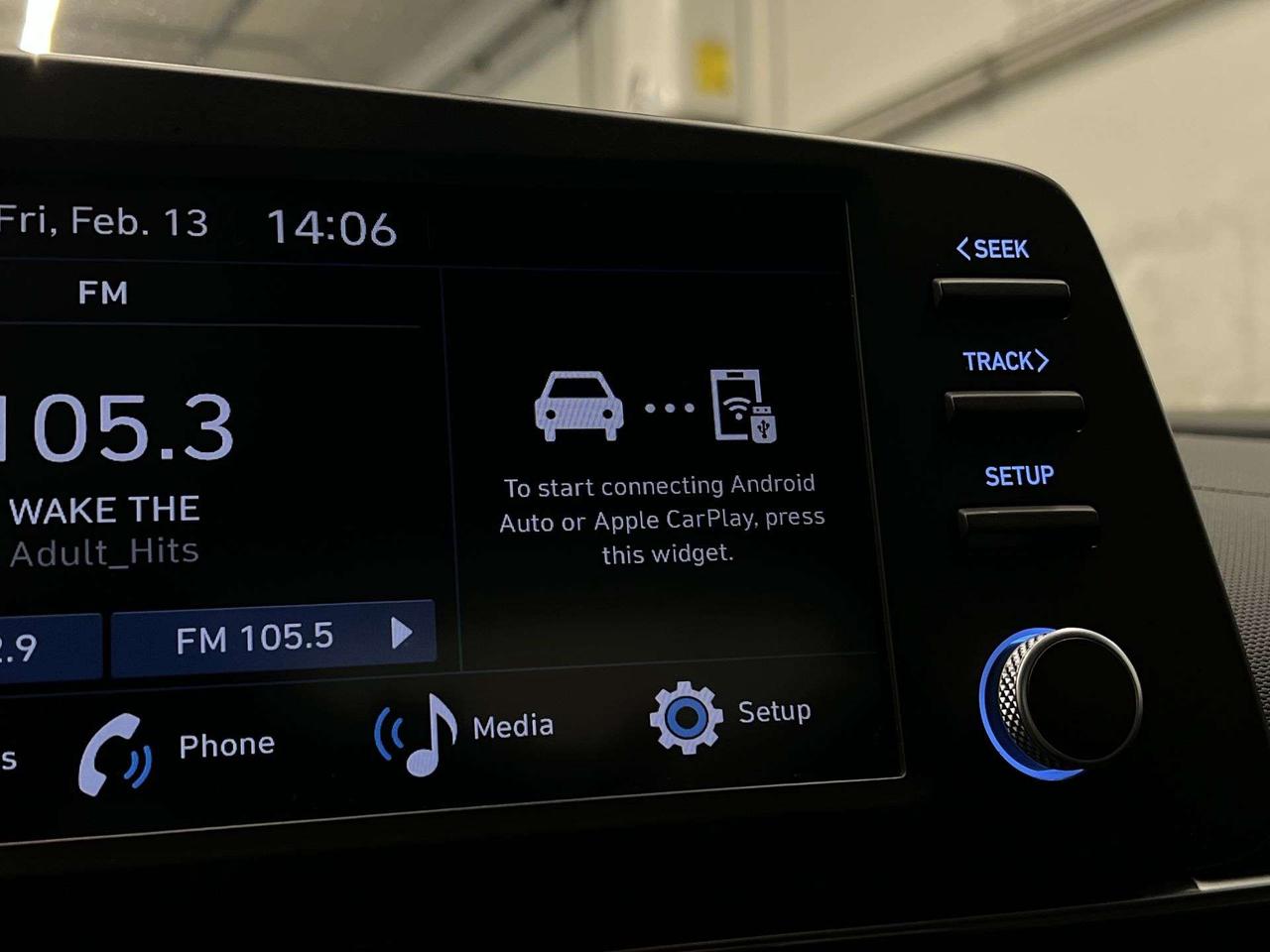 2024 Hyundai Elantra ONLY 30,000KMS! | HTD SEATS | CARPLAY | BLUETOOTH Photo