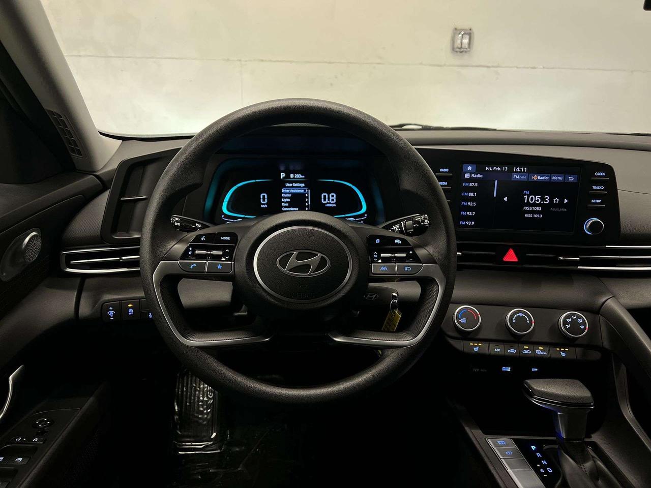 2024 Hyundai Elantra ONLY 30,000KMS! | HTD SEATS | CARPLAY | BLUETOOTH Photo