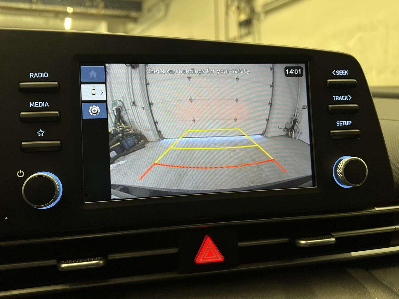 2024 Hyundai Elantra ONLY 30,000KMS! | HTD SEATS | CARPLAY | BLUETOOTH Photo