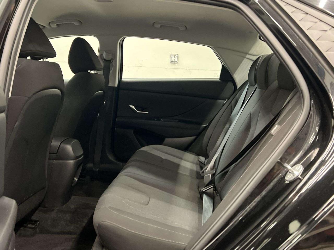 2024 Hyundai Elantra ONLY 30,000KMS! | HTD SEATS | CARPLAY | BLUETOOTH Photo