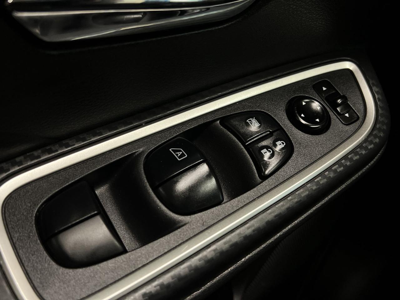 2024 Nissan Versa SR | HTD SEATS | CARPLAY | REMOTE START | ALLOYS Photo