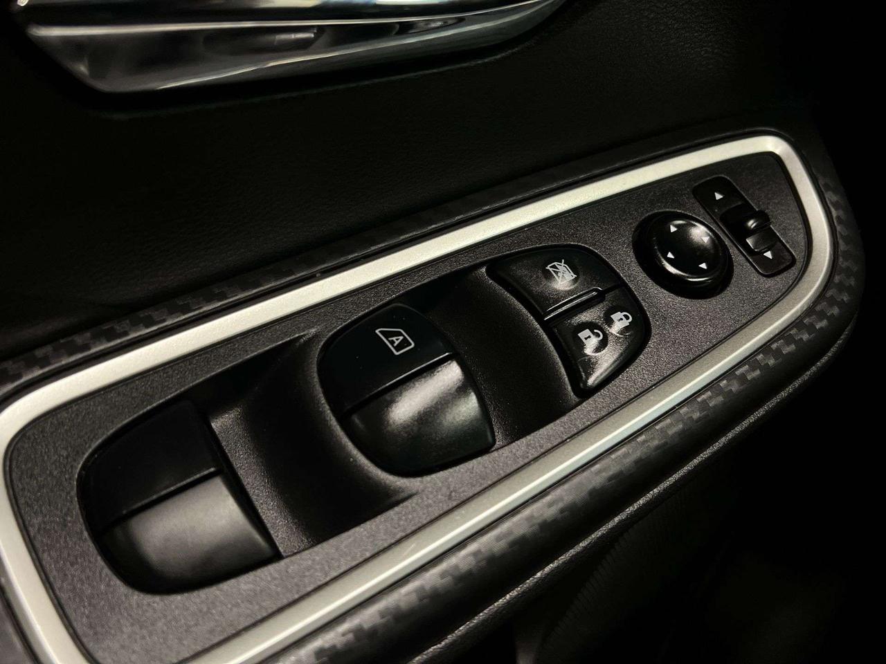 2024 Nissan Versa SR | HTD SEATS | CARPLAY | REMOTE START | ALLOYS Photo