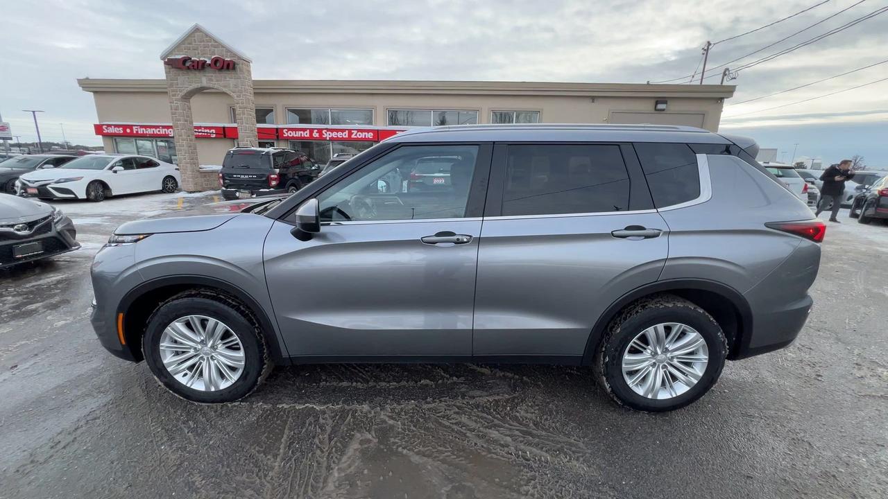 2024 Mitsubishi Outlander SE AWD | 7-PASS | PANO ROOF | HTD SEATS | CARPLAY Photo4