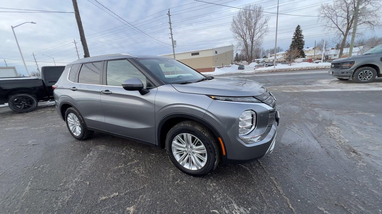 2024 Mitsubishi Outlander SE AWD | 7-PASS | PANO ROOF | HTD SEATS | CARPLAY Photo