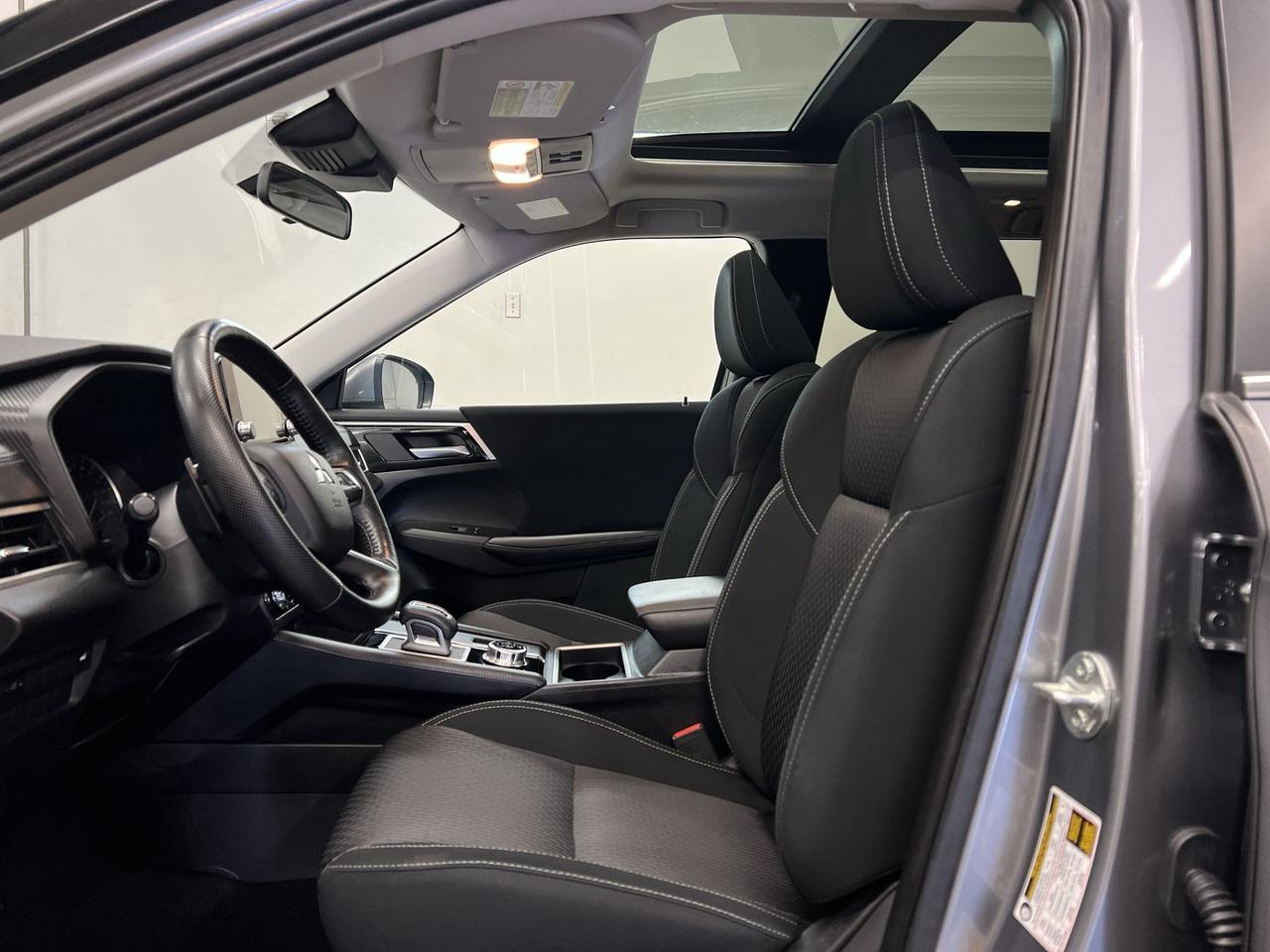 2024 Mitsubishi Outlander SE AWD | 7-PASS | PANO ROOF | HTD SEATS | CARPLAY Photo