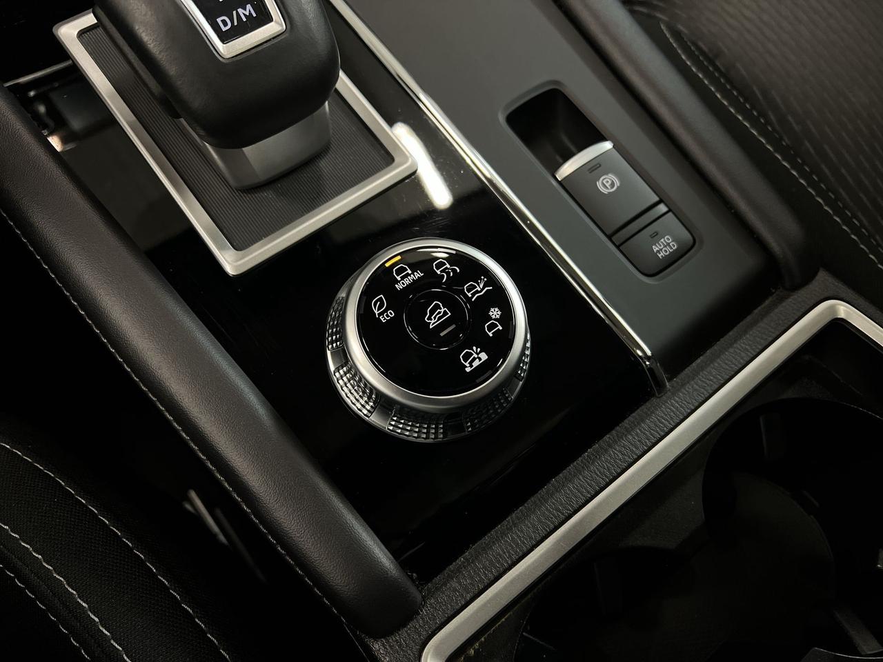 2024 Mitsubishi Outlander SE AWD | 7-PASS | PANO ROOF | HTD SEATS | CARPLAY Photo