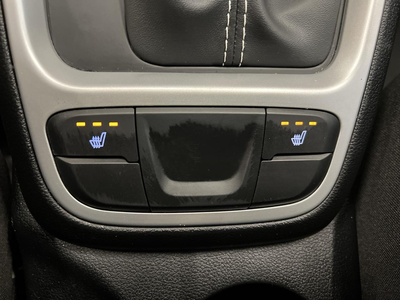 2024 Hyundai Venue ONLY 26,000KMS! | HTD SEATS | CARPLAY | REAR CAM Photo
