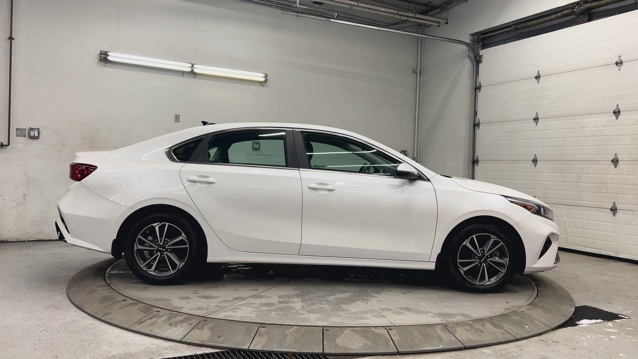2024 Kia Forte EX | HTD SEATS | CARPLAY | ALLOYS | REAR CAM | A/C Photo