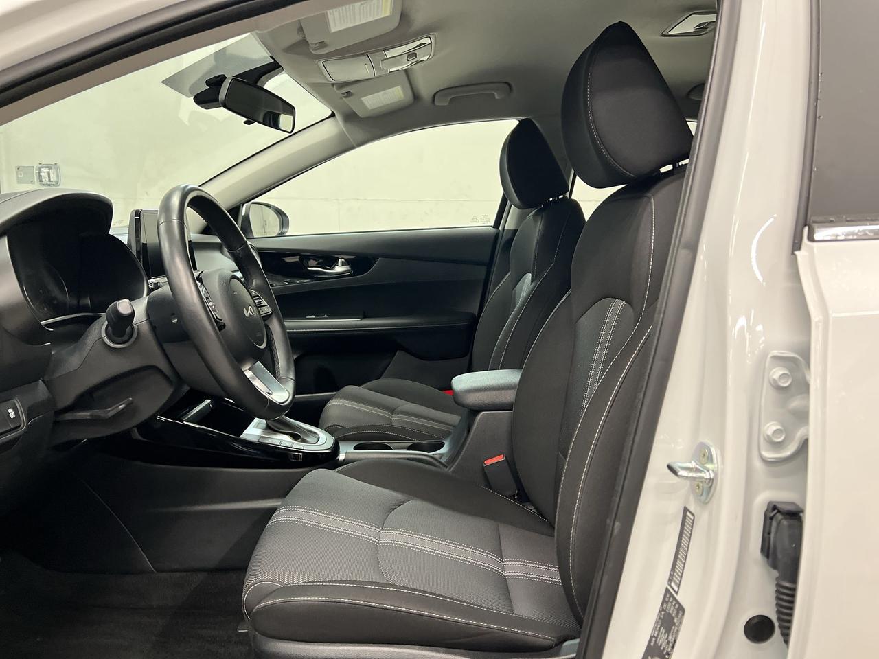 2024 Kia Forte EX | HTD SEATS | CARPLAY | ALLOYS | REAR CAM | A/C Photo