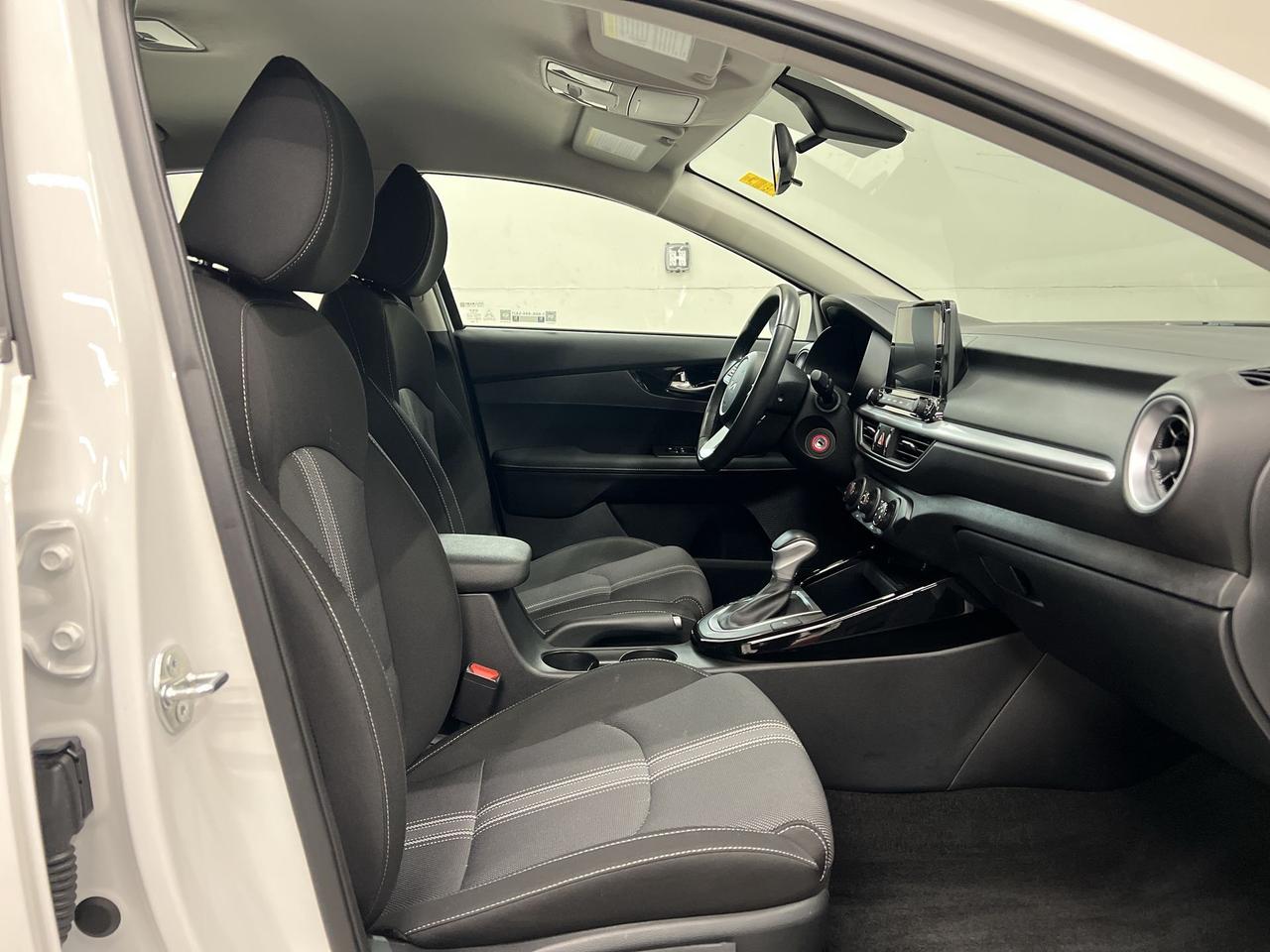 2024 Kia Forte EX | HTD SEATS | CARPLAY | ALLOYS | REAR CAM | A/C Photo