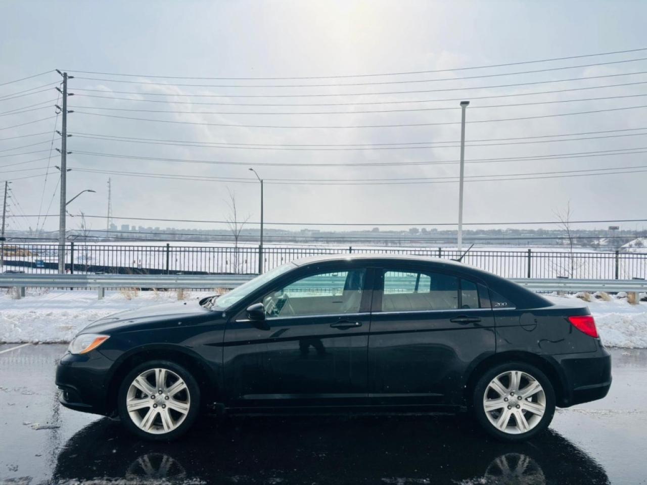 2013 Chrysler 200 Touring 2dr Convertible Automatic Photo
