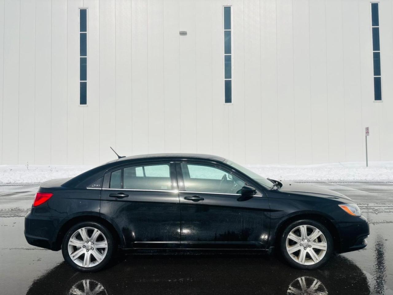 2013 Chrysler 200 Touring 2dr Convertible Automatic Photo