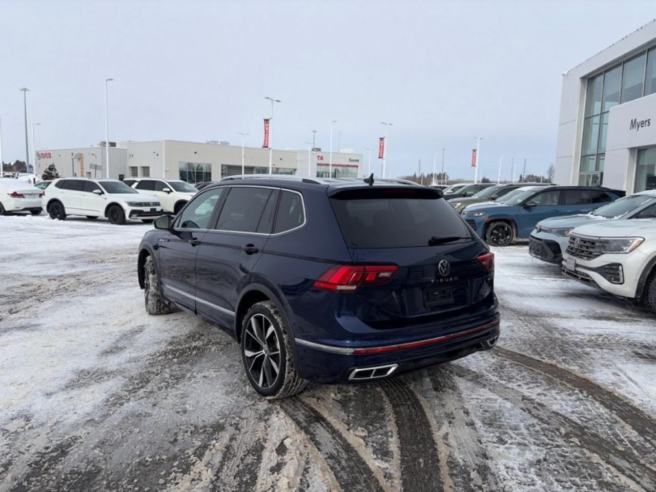 2024 Volkswagen Tiguan Highline R-Line  - Leather Seats Photo2