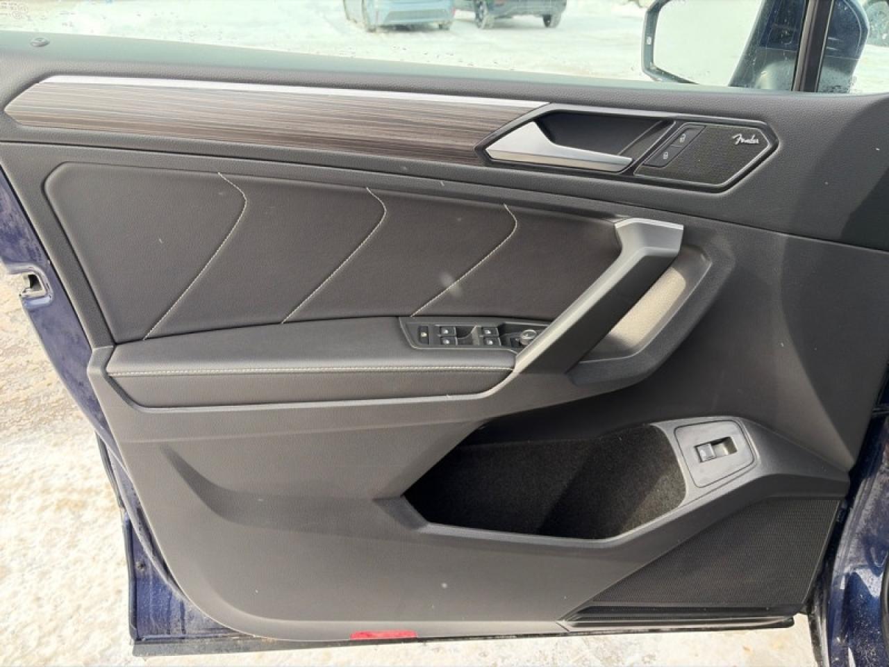 2024 Volkswagen Tiguan Highline R-Line  - Leather Seats Photo