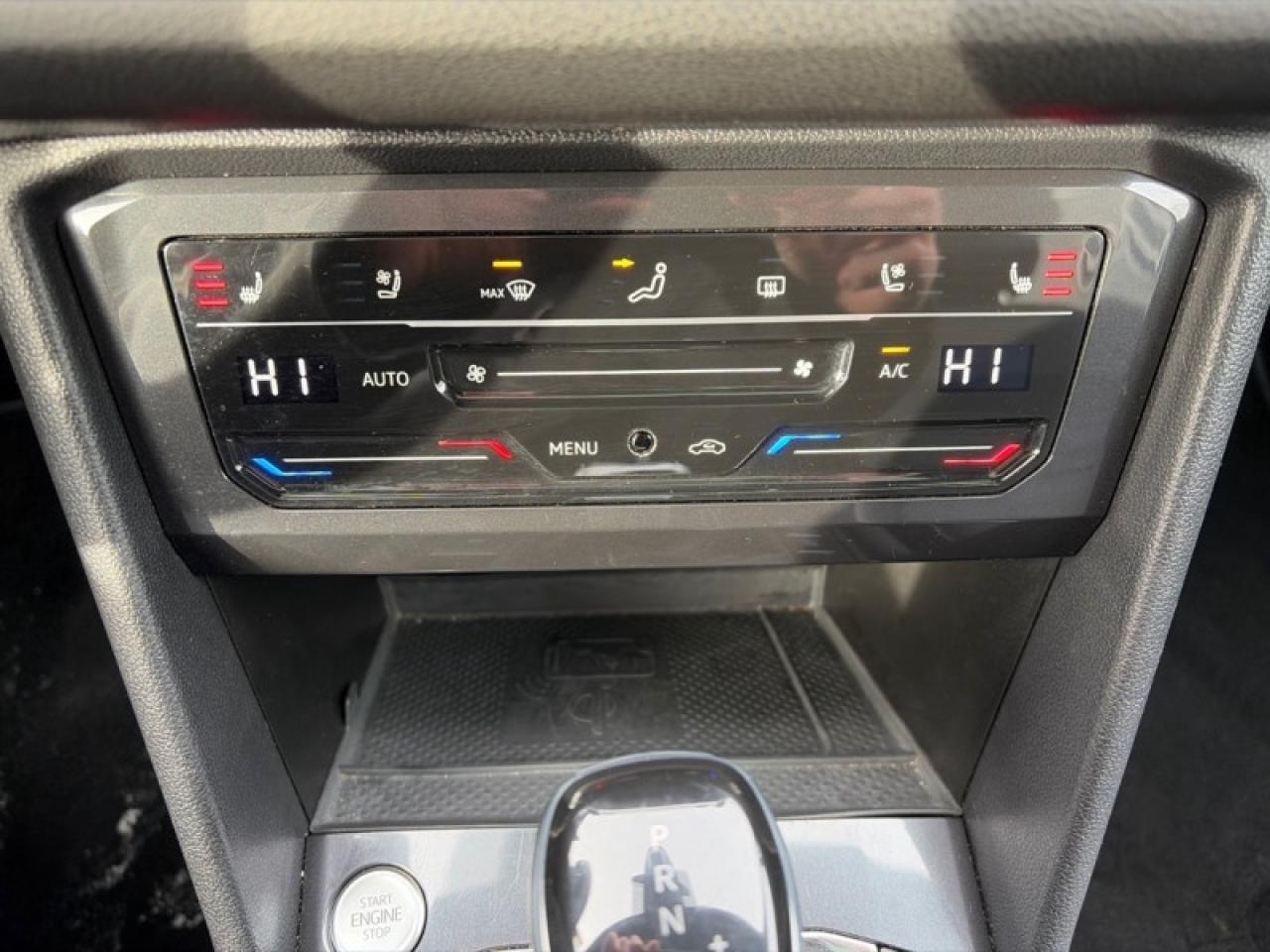 2024 Volkswagen Tiguan Highline R-Line  - Leather Seats Photo