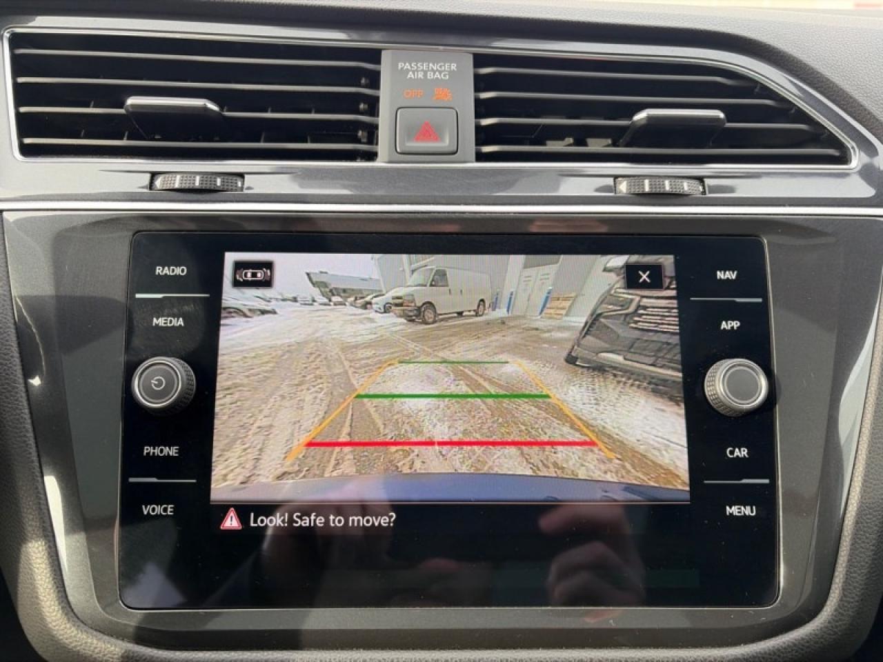 2024 Volkswagen Tiguan Highline R-Line  - Leather Seats Photo