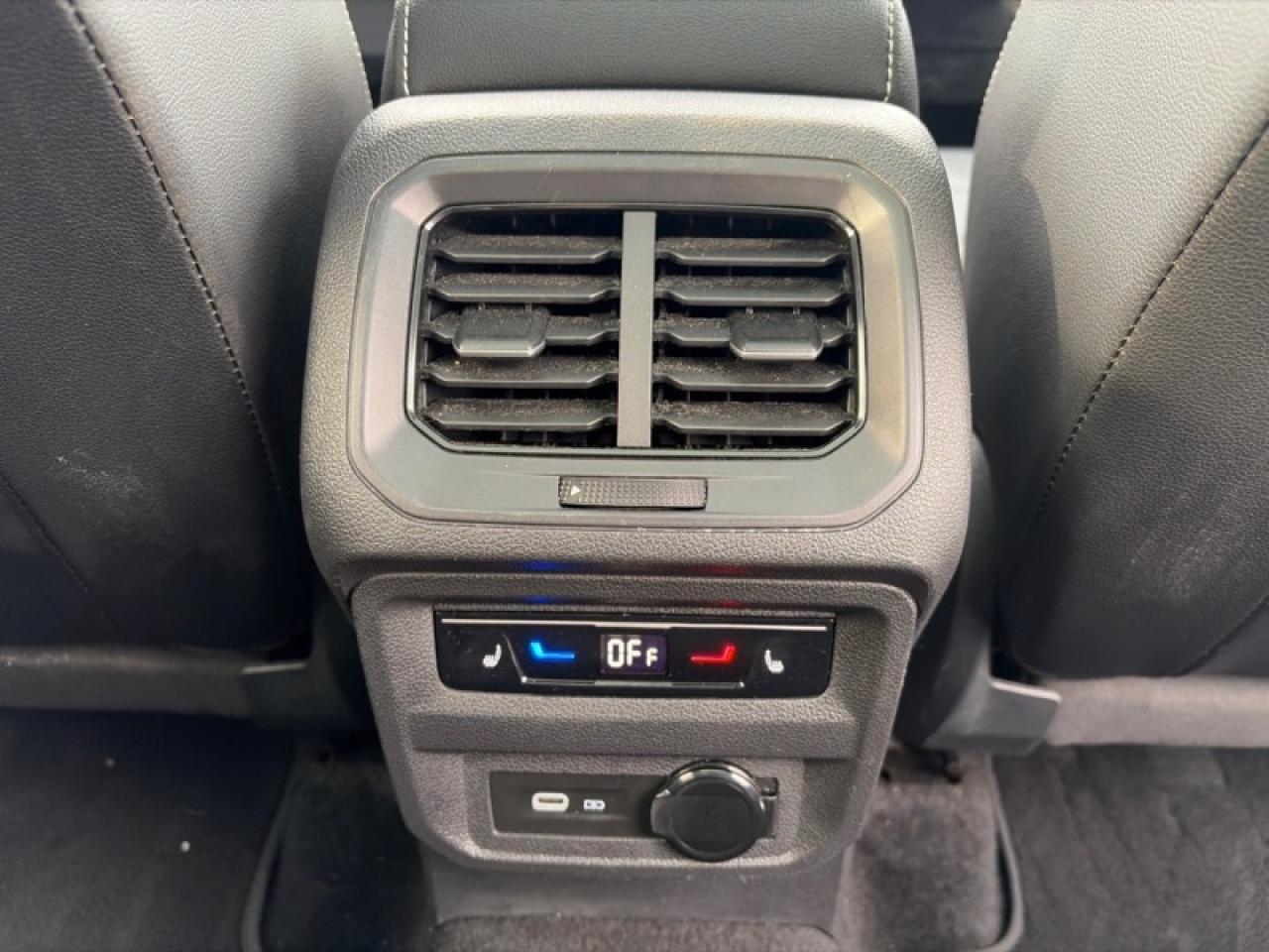 2024 Volkswagen Tiguan Highline R-Line  - Leather Seats Photo