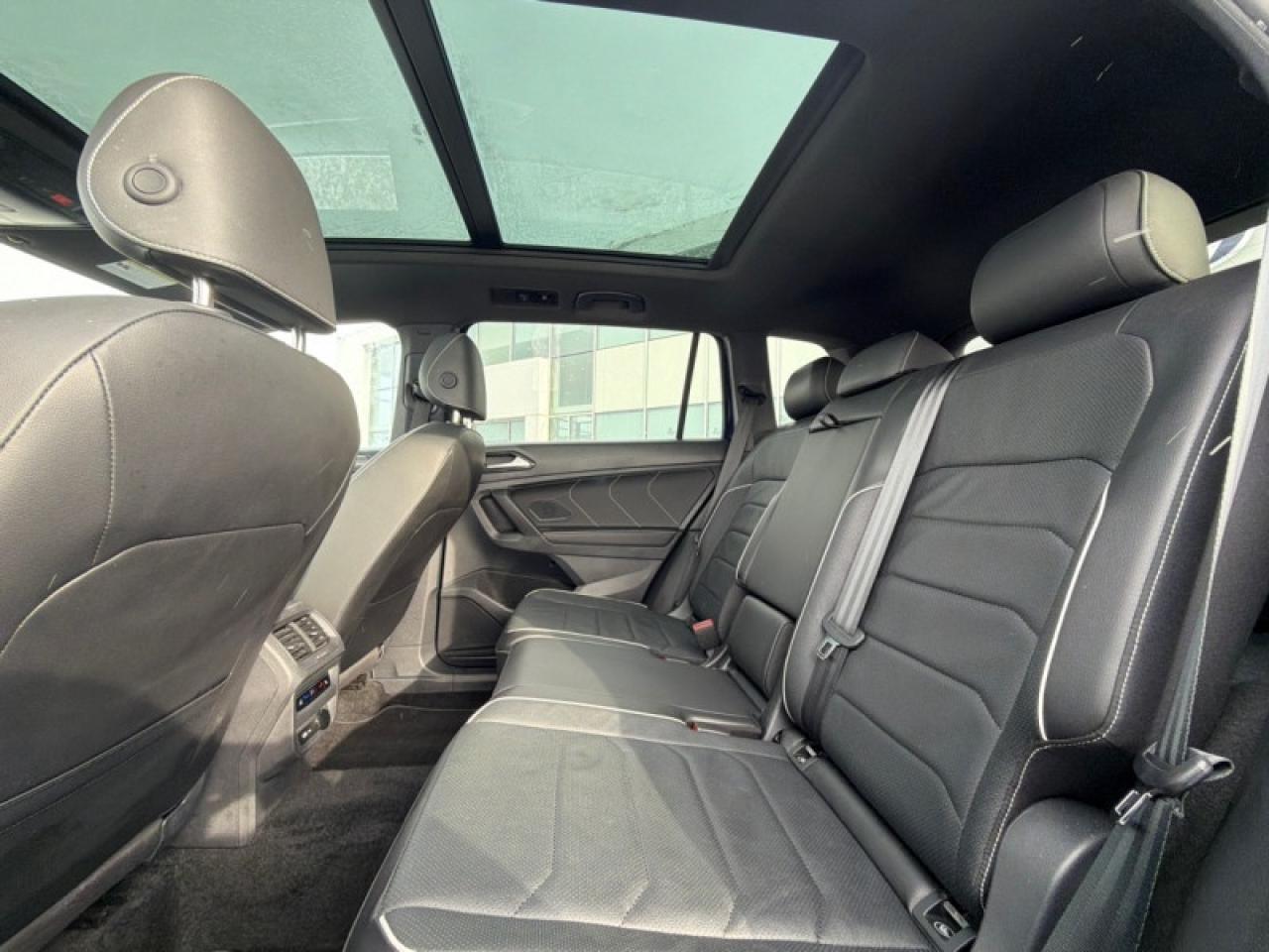 2024 Volkswagen Tiguan Highline R-Line  - Leather Seats Photo